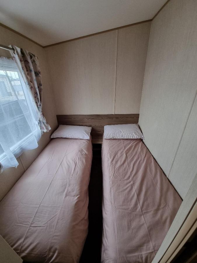 Willow-Static Caravan On Holiday Park Near Margate, Kent Hotel Birchington-on-Sea Exterior photo